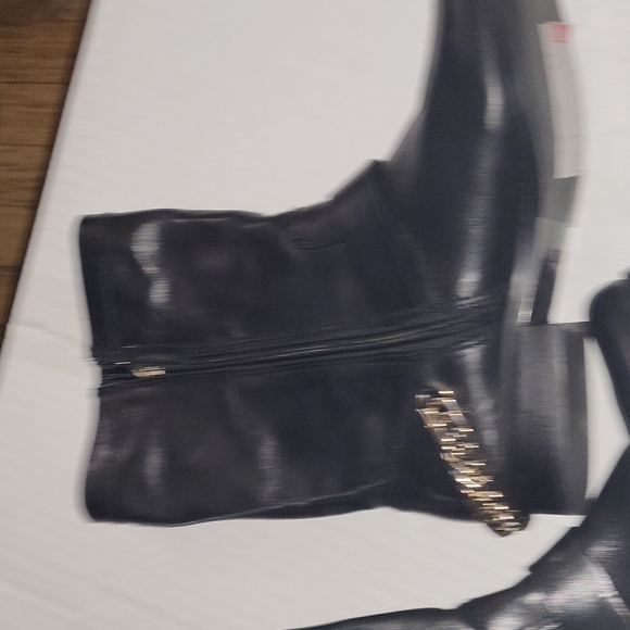 Guess Girton Black Boots with Gold Buckles 6.5 M - Picture 4 of 10